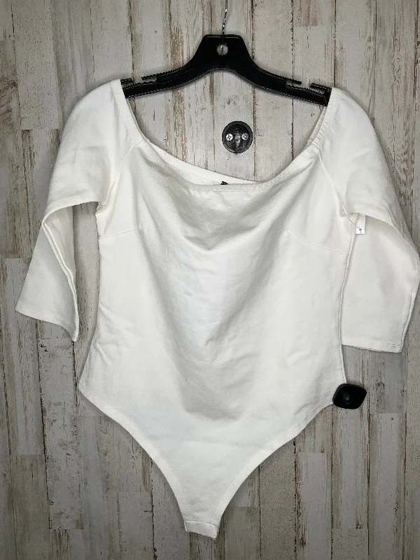 Men’s short-sleeve sift tops-White Bodysuit Lulus, Size Xl