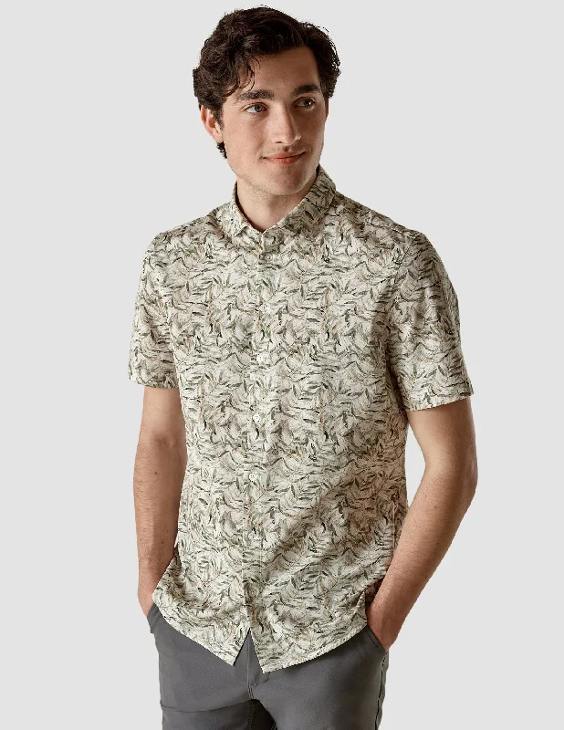 Men's rugged highlands shirts-Classic Short-Sleeved Patterned Shirt Dried Leaves